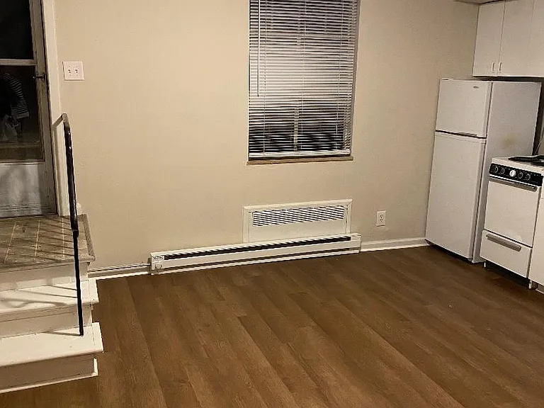 2265 Sherwood Ave #7 — Photo 2