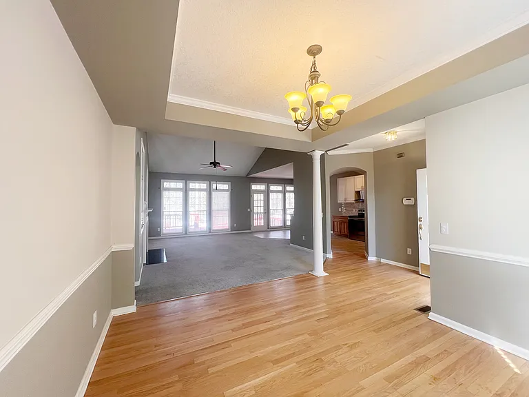 206 Hyde Park Ln — Photo 4