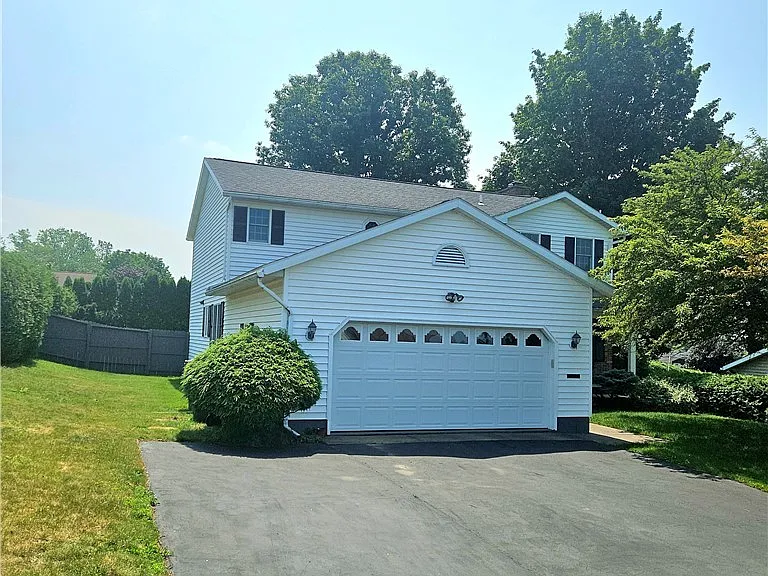 2002 Tamarack Dr — Photo 2
