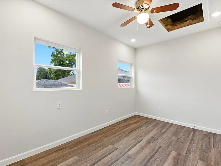 7010 Brownsville St — Photo 17