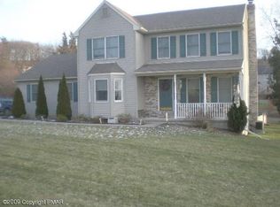 4006 Crest View Dr, Stroudsburg, PA 18360