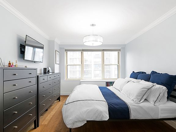 4th image of 400 E 85th St APT 12F