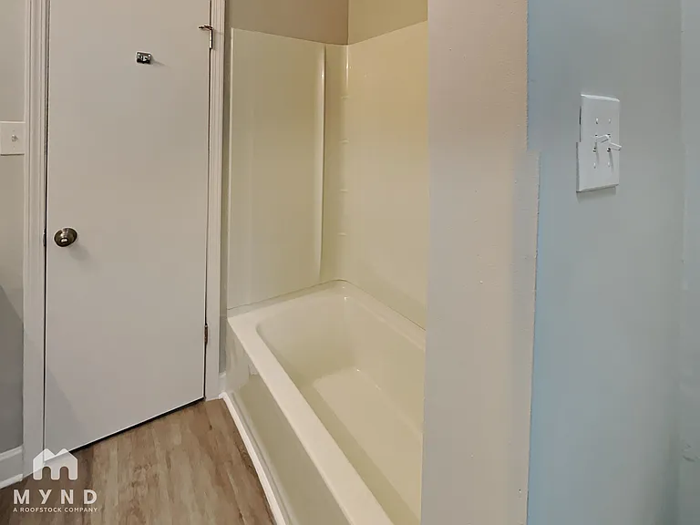 2050 Sandgate Cir — Photo 11