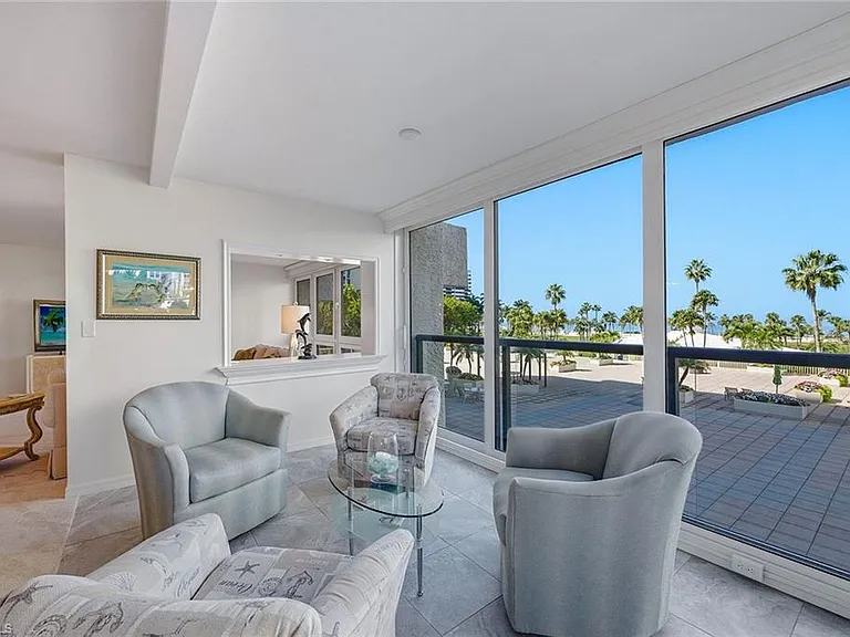 4031 Gulf Shore Blvd N #3B — Photo 6