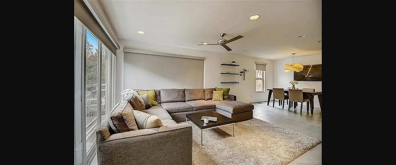 2 bed, 2.5 bath, 1424 sqft, $2,500 — Photo 2