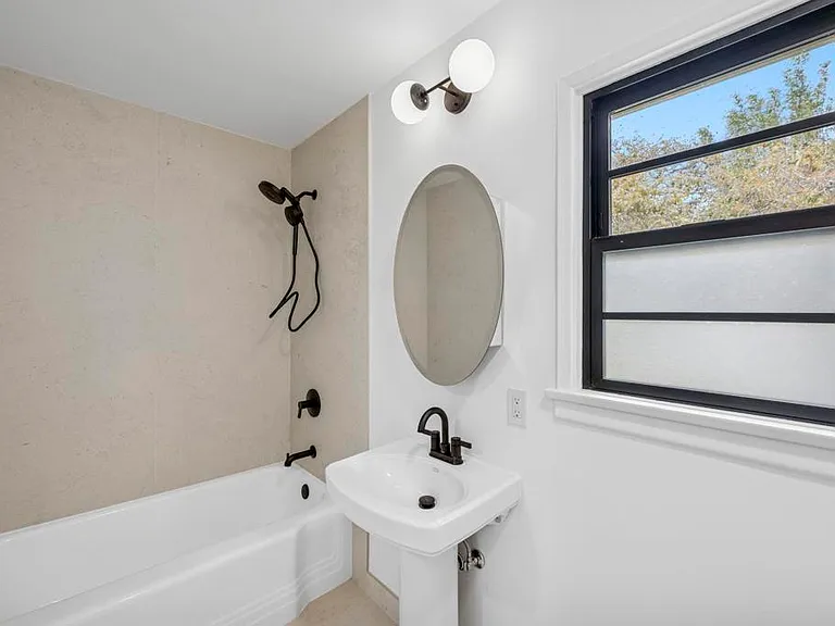 1061 Buena Vista Way — Photo 23