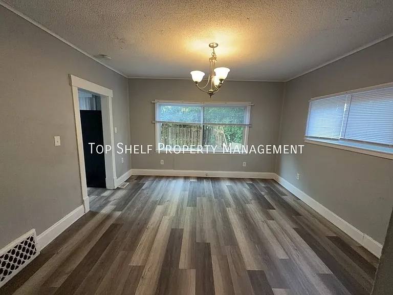 1215 Guthrie Ave — Photo 4