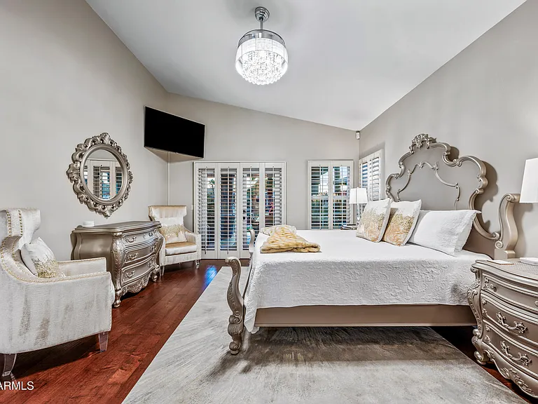 1817 E Willow Tree Ct — Photo 67