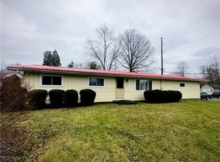 220 Gillmer Rd, Leavittsburg, OH 44430