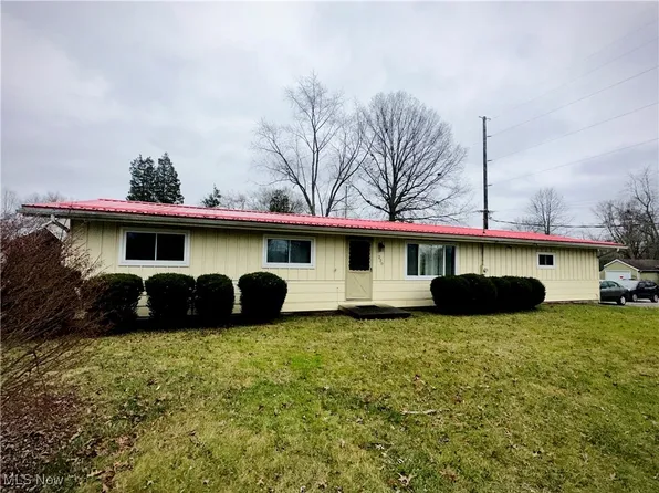 220 Gillmer Rd, Leavittsburg, OH 44430