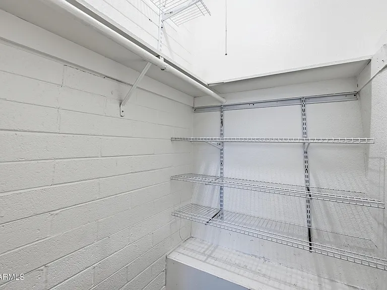 1518 W Colter St #14 — Photo 14