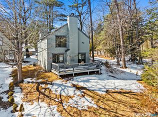 7 Owl Ct #7, Avon, CT 06001