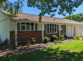 11035 Mars Ln, Maryland Heights, MO 63043