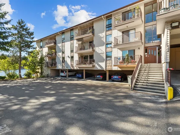 13201 Linden Avenue N #A-204, Seattle, WA 98133