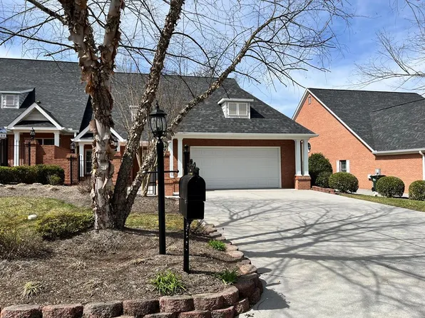 1048 Fine Glen Dr, Sevierville, TN 37862