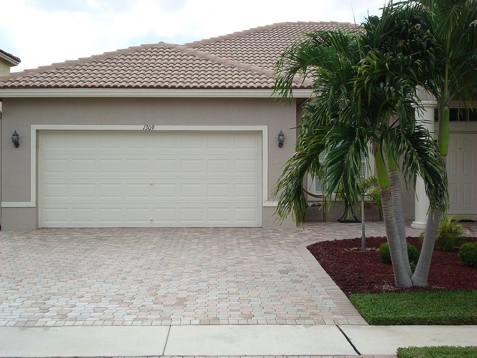 2nd image of 1309 Stonehaven Estates Dr