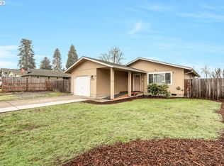 375 Meadow Ln, Creswell, OR 97426