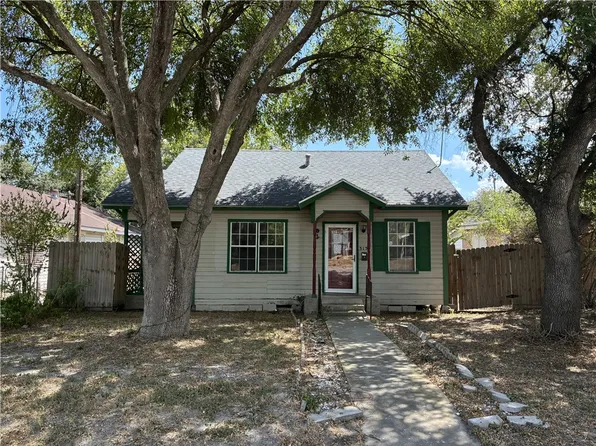 315 E Alice Ave, Kingsville, TX 78363