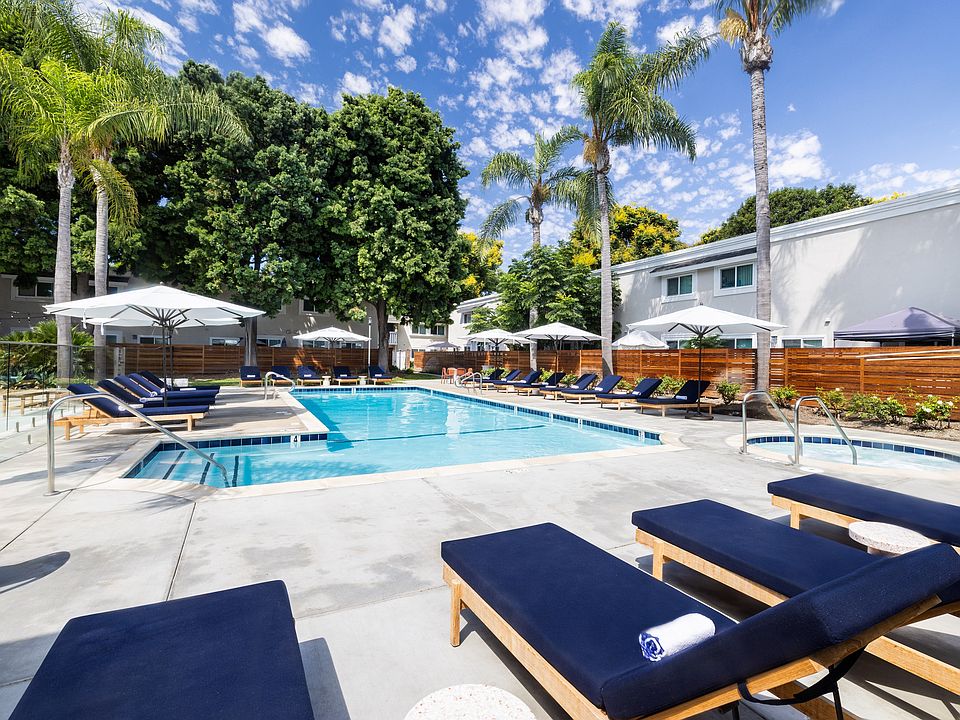 Resort Style Pool | Apartments in Huntington Beach, CA | The Breakwater Apartments