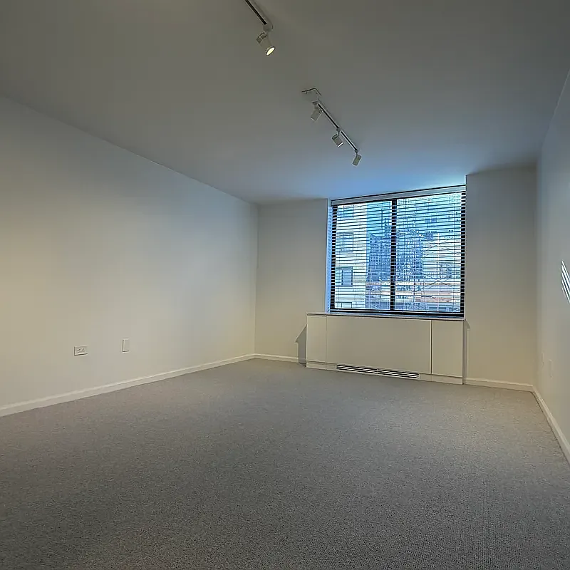 525 East 80th Street — Photo 4