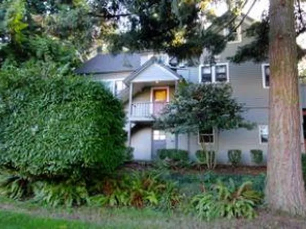 6234 NE Glisan St, Portland, OR 97213