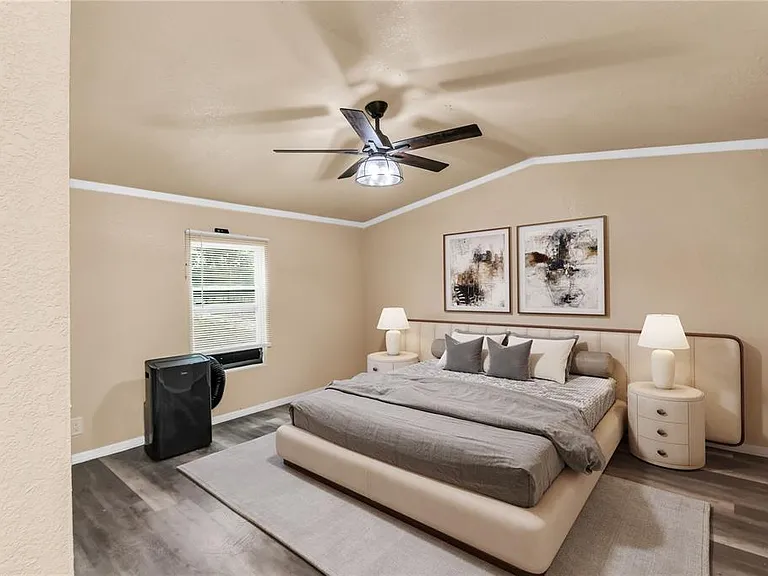 7457 NE Highway 349 — Photo 15