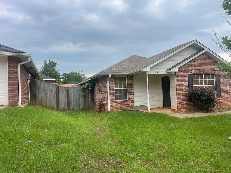 455 Redbud Cir — Photo 19