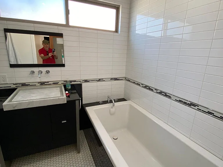 2733 S Spaulding Ave — Photo 8