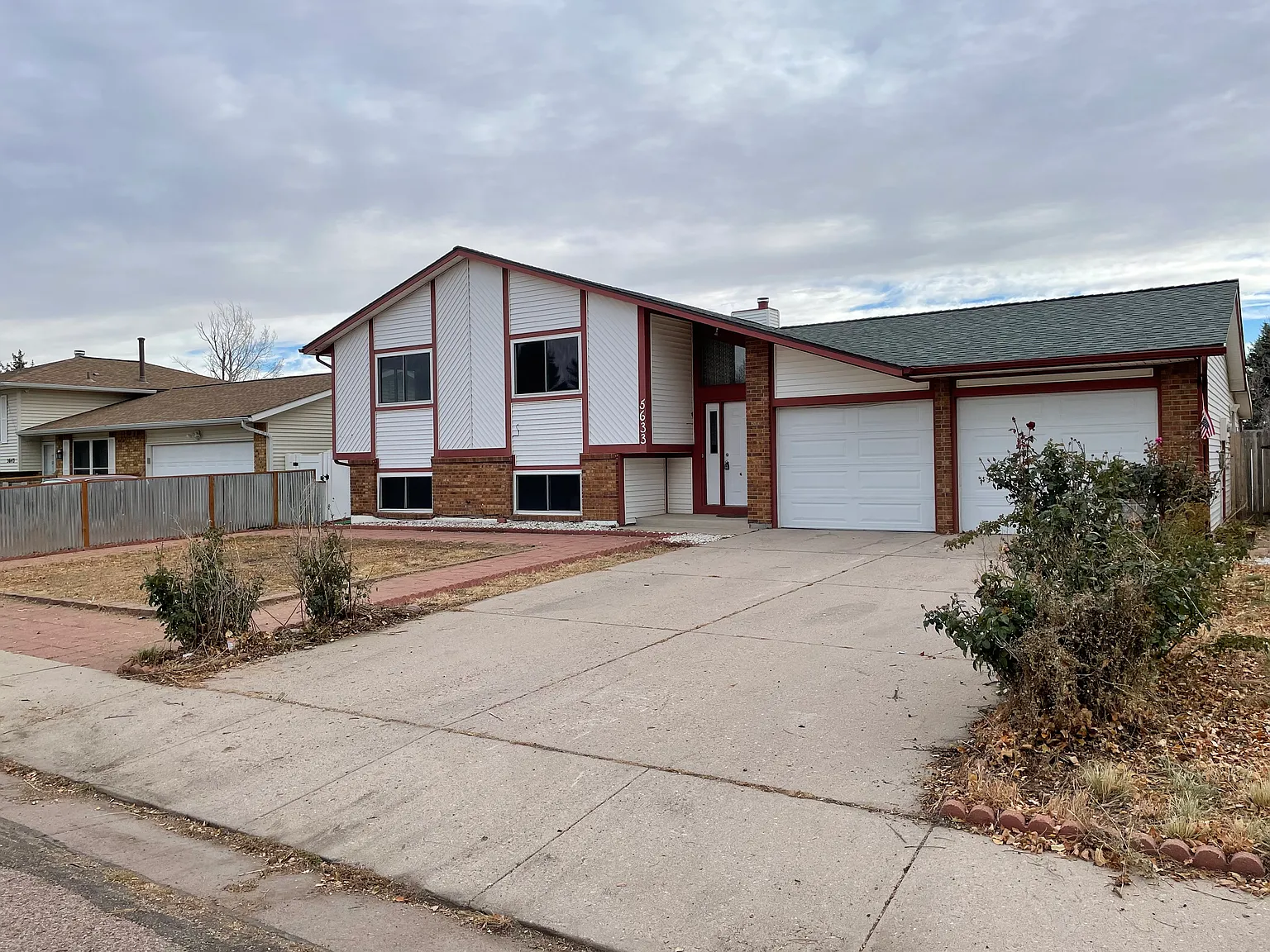 5 bed, 2900 sqft, $2,650 — Photo 1