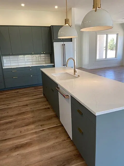 4 bed, 2.5 bath, 2430 sqft, $3,300 — Photo 2