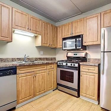 1st image of 733 S Grove Ave #2