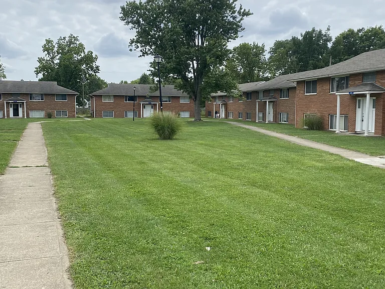 2163 W Mound St #B — Photo 11