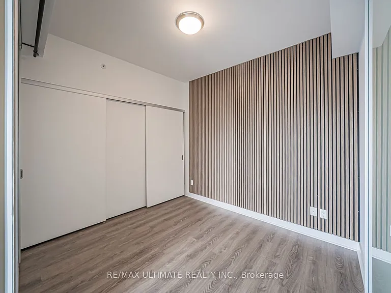 32 Camden St #906 — Photo 15