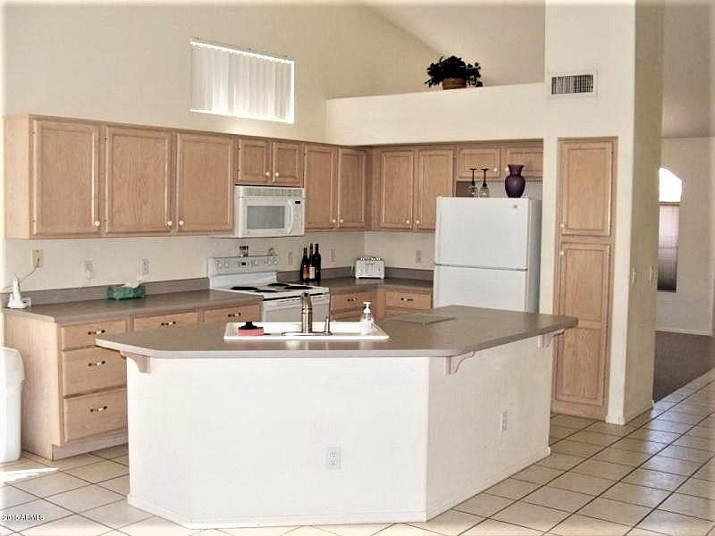 2nd image of 4707 E Summerhaven Dr