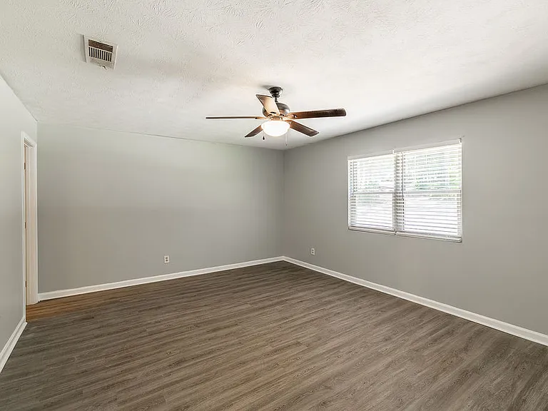 303 Brown Bridge Rd — Photo 19