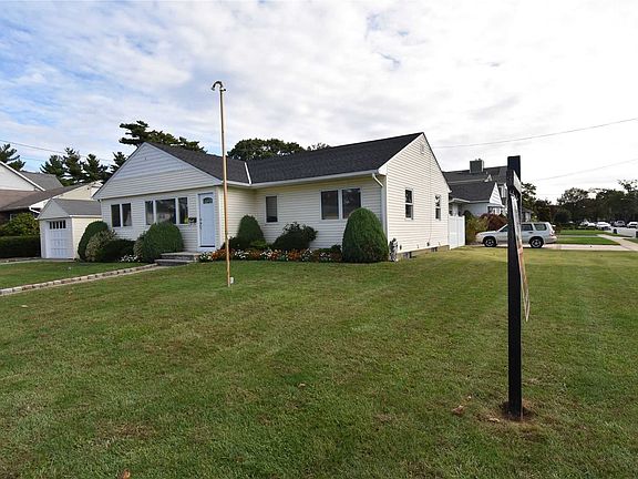 2nd image of 2111 Jackson Ave