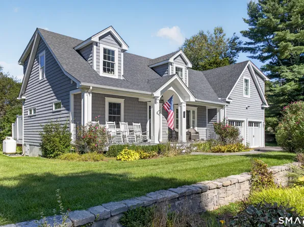 10 Meadowbrook Lane, Stonington, CT 06355