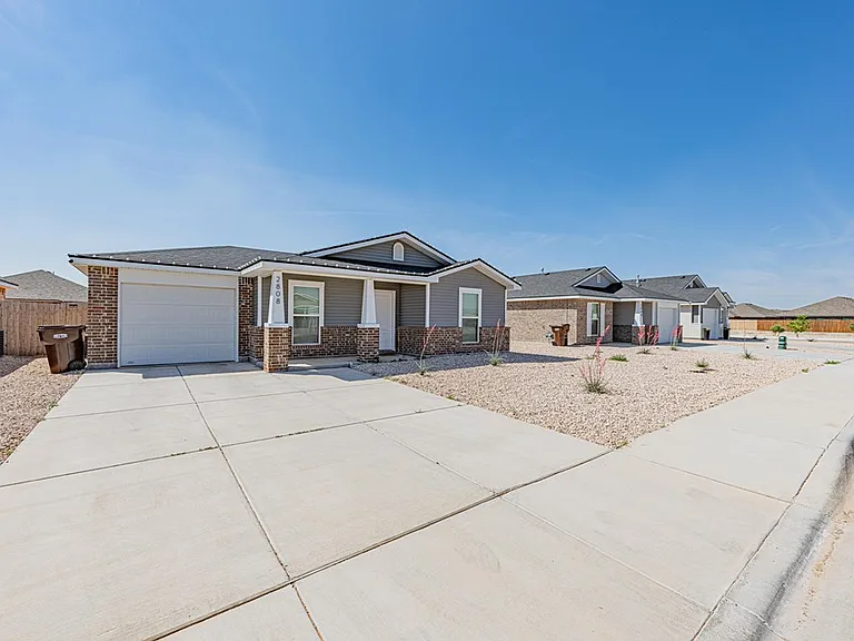 2808 Lighthouse Rd — Photo 2