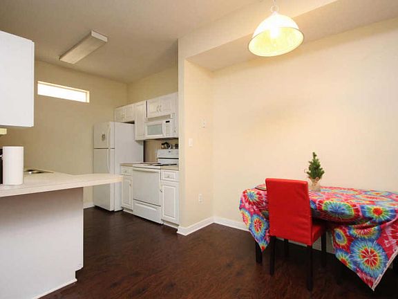 4th image of 1501 Partin Dr #136