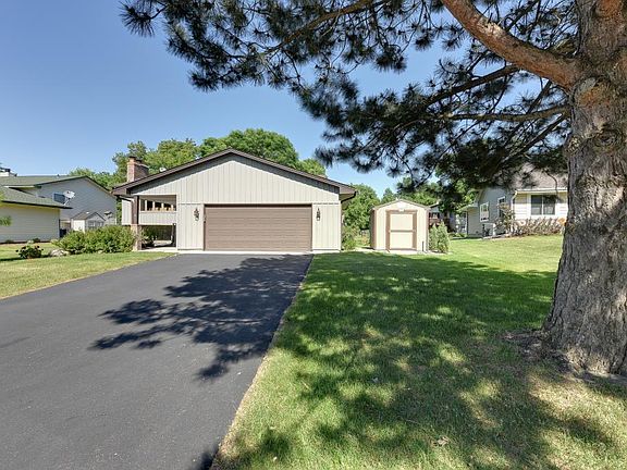 2nd image of 5040 Forestview Ln N