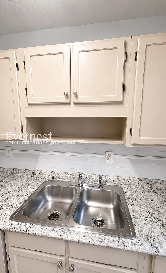 2 bed, 1.0 bath, 850 sqft, $1,295 — Photo 4