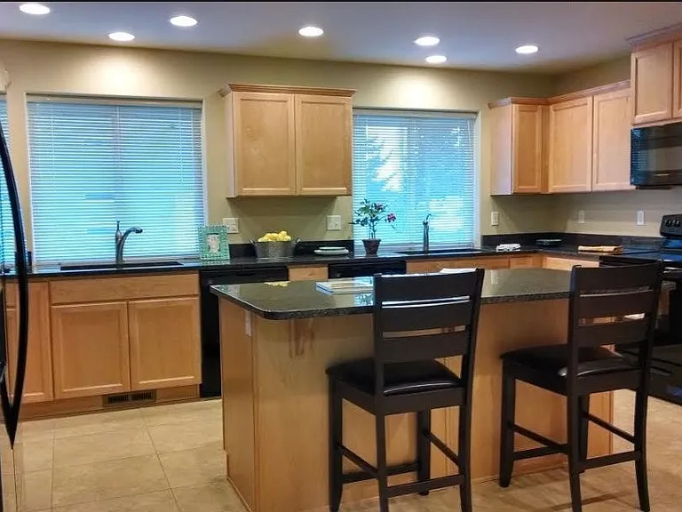 2400 N Ridgeview Ln #1 — Photo 3