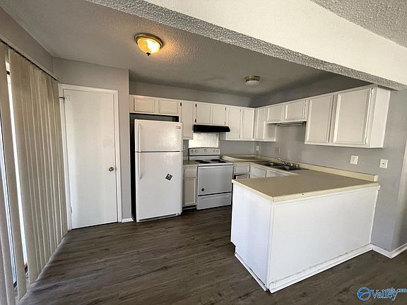 5th image of 3929 Highridge Dr SW APT A