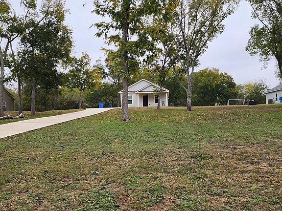 2nd image of 143 Chapparral Dr