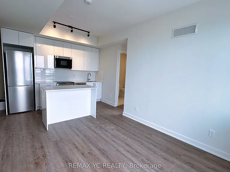 15 Ellerslie Ave #1005 — Photo 2