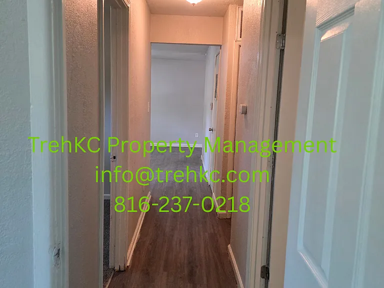 11206 Corrington Ave — Photo 10