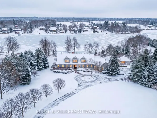 6029 Rideau Valley Dr N, Ottawa, ON K4M 1B3