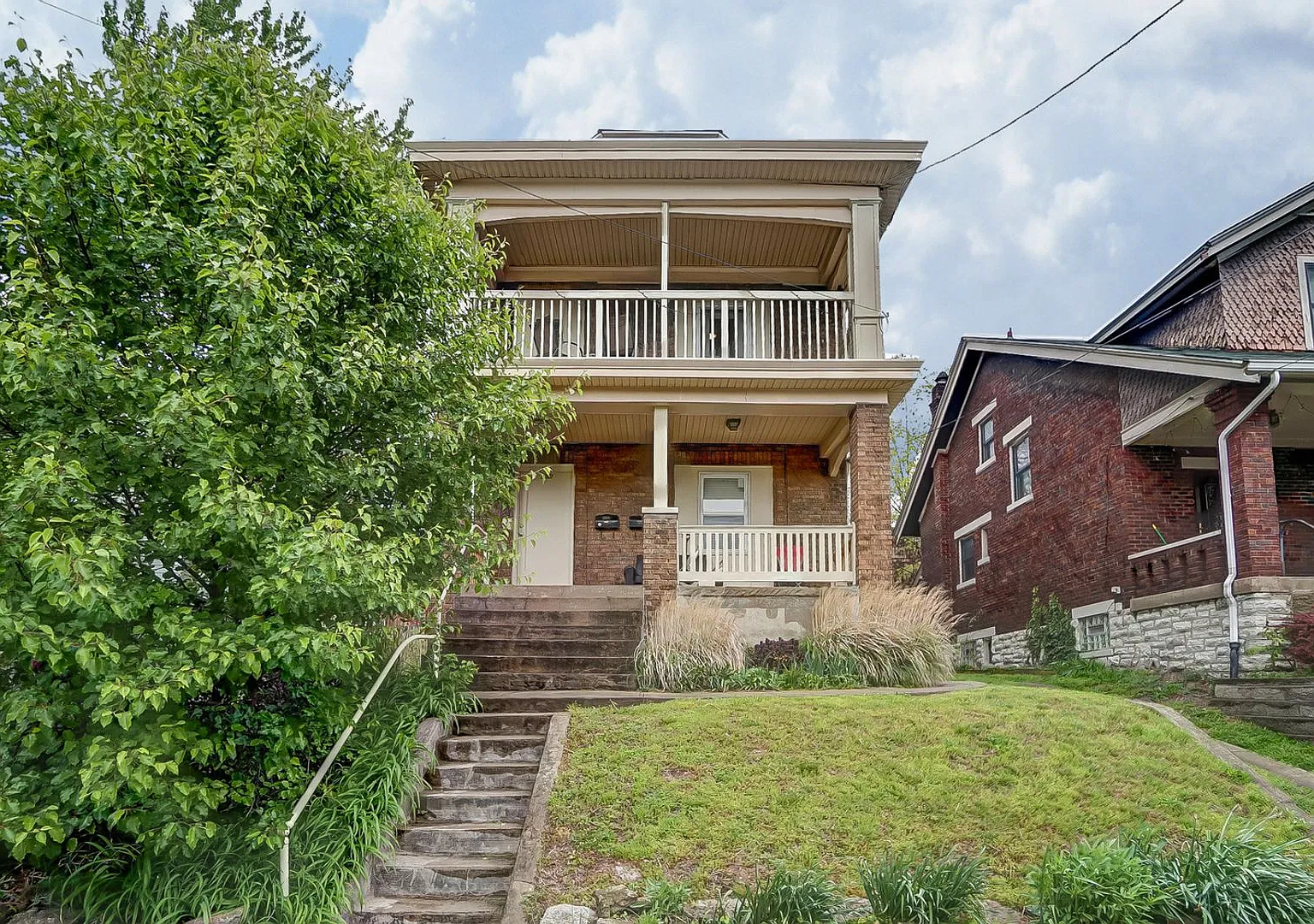 350 Volkert Ave — Photo 1