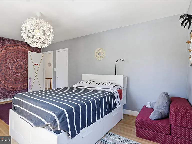 3221 Coquelin Ter — Photo 24