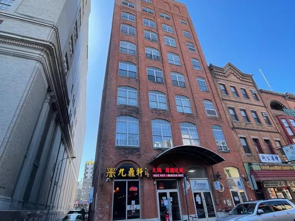 926 Race St #3B, Philadelphia, PA 19107